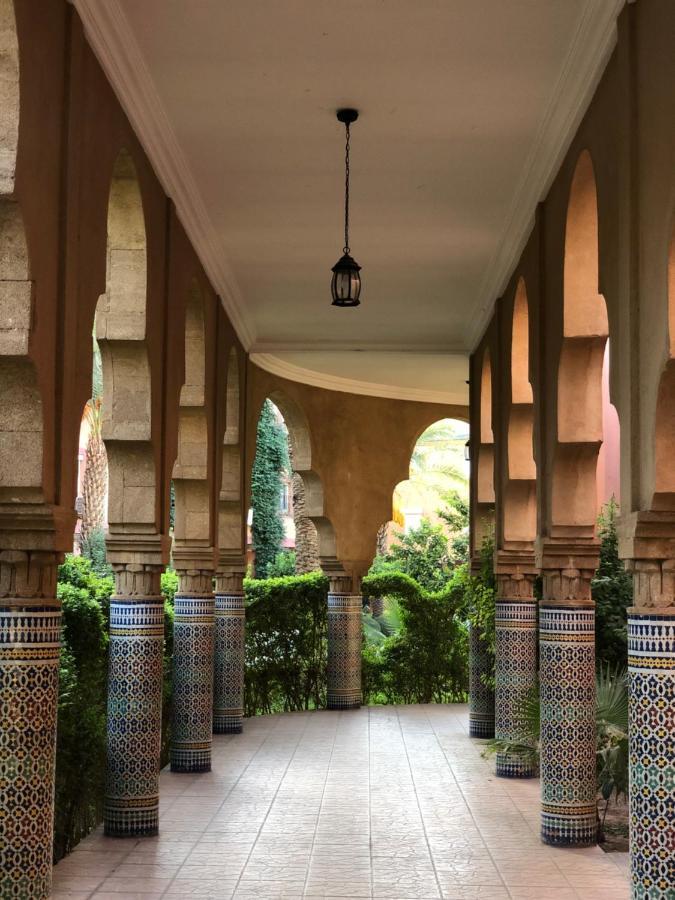 Riad Ramona Lqariya Seyaheya Marrakesh Bagian luar foto