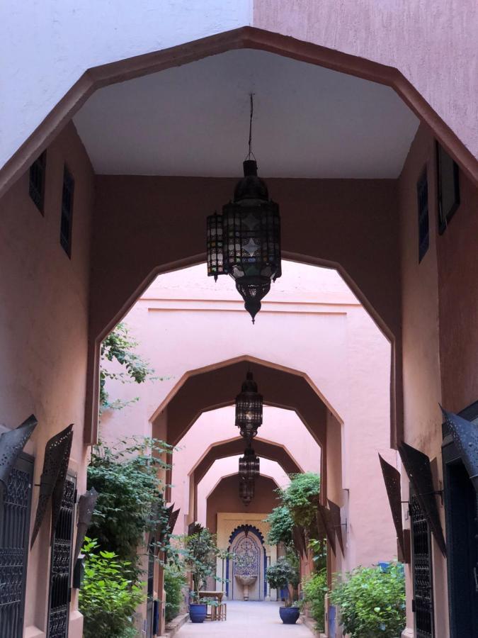 Riad Ramona Lqariya Seyaheya Marrakesh Bagian luar foto