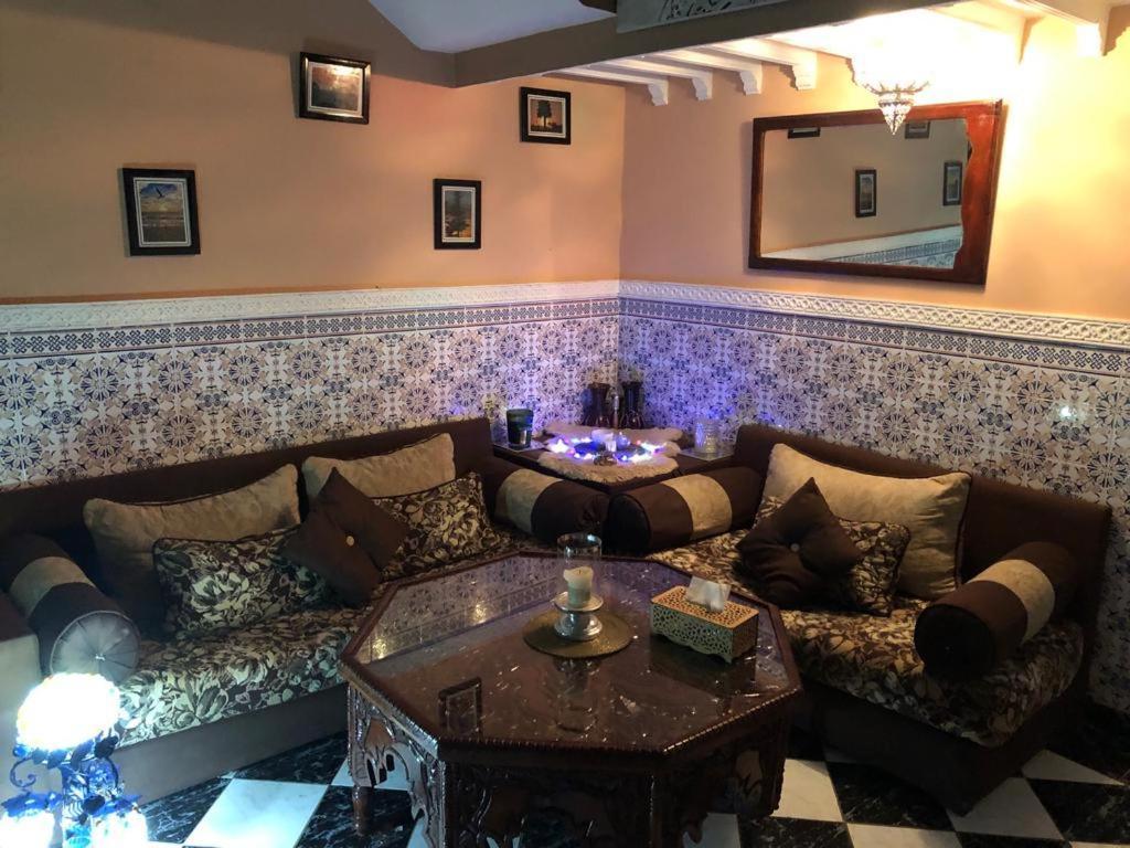 Riad Ramona Lqariya Seyaheya Marrakesh Ruang foto