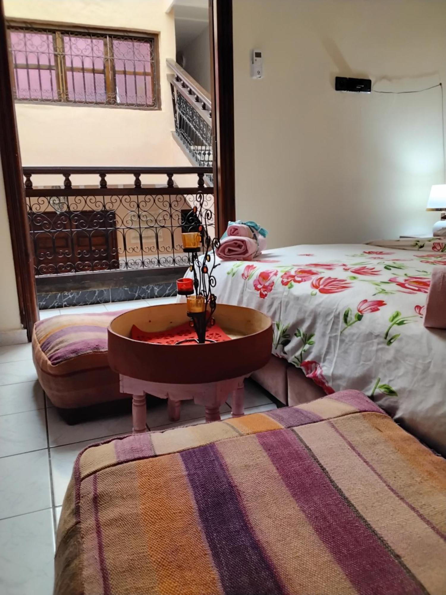 Riad Ramona Lqariya Seyaheya Marrakesh Bagian luar foto